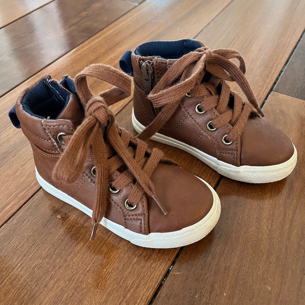 Cat and Jack lace up shoe!